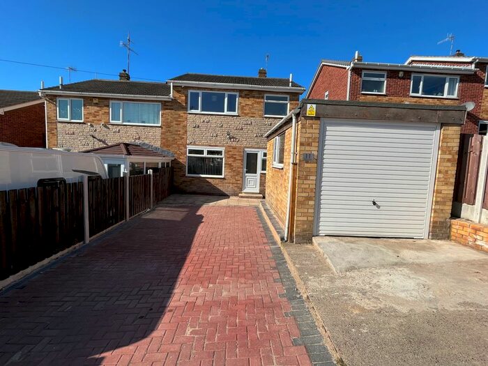 3 Bedroom Semi-Detached House To Rent In Willow Close, Brinsworth, Rotherham, S60