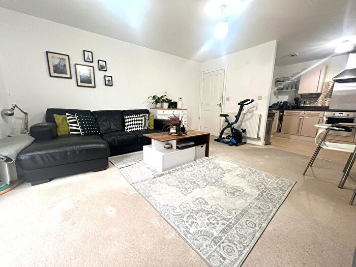 2 Bedroom Flat To Rent In Aston House, Dagenham, RM8