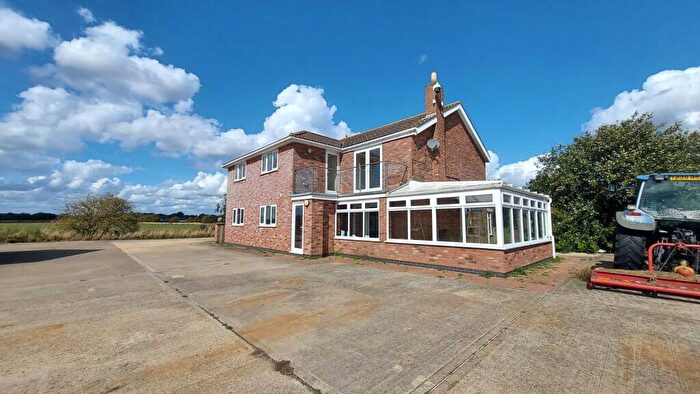 4 Bedroom Farm House For Sale In Dyke Drove, Bourne, Lincolnshire, PE10