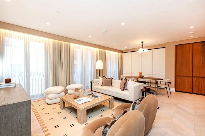 1 Bedroom Flat For Sale In Carrington Street, Mayfair, London, W1J