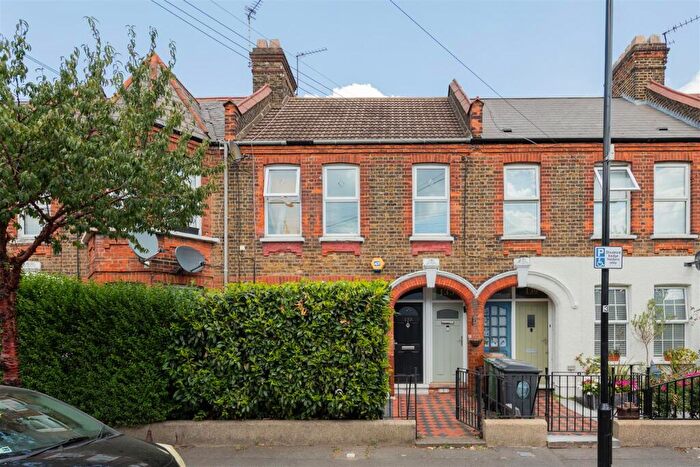 2 Bedroom Flat For Sale In Hitcham Road, Walthamstow, E17