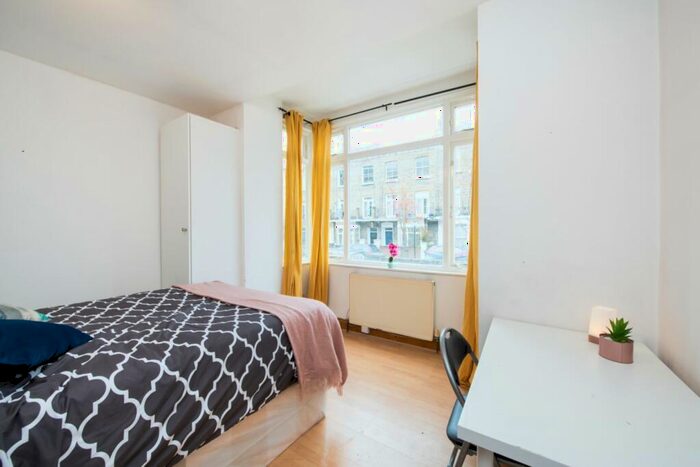 1 Bedroom House To Rent In Davenant Road, London, N19