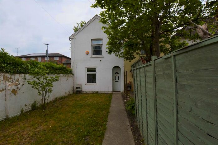 3 Bedroom End Of Terrace House To Rent In Grays Place, Slough, SL2