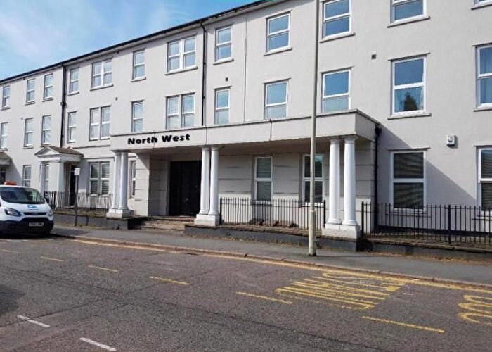 1 Bedroom Flat To Rent In Woodford Road, Watford, WD17