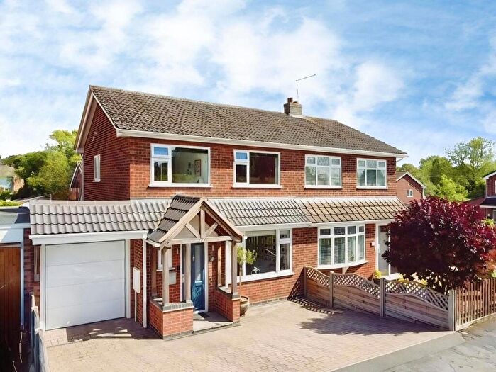 3 Bedroom Semi-Detached House For Sale In Outlands Drive, Hinckley, Leicestershire, LE10