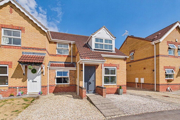 4 Bedroom Semi-Detached House For Sale In Fox Covert, South Hykeham, Lincoln, LN6