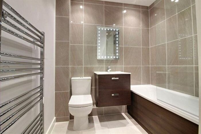 1 Bedroom Flat To Rent In Darkes Lane, Potters Bar, EN6