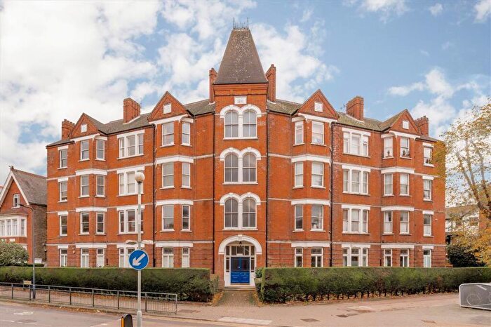 2 Bedroom Flat For Sale In St. Pauls Avenue, Willesden Green, NW2
