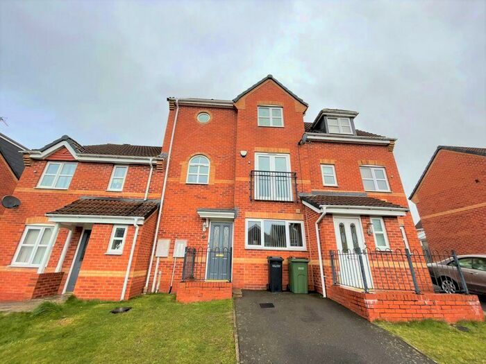 3 Bedroom Town House To Rent In Pipistrelle Way, Oadby, LE2