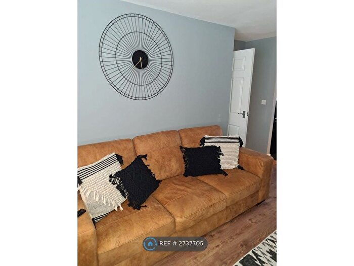 2 Bedroom Flat To Rent In Fleet Lane, St Helens, WA9