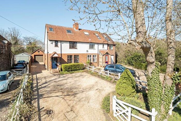 3 Bedroom Semi-Detached House For Sale In Fox Lane, Oxford, OX1