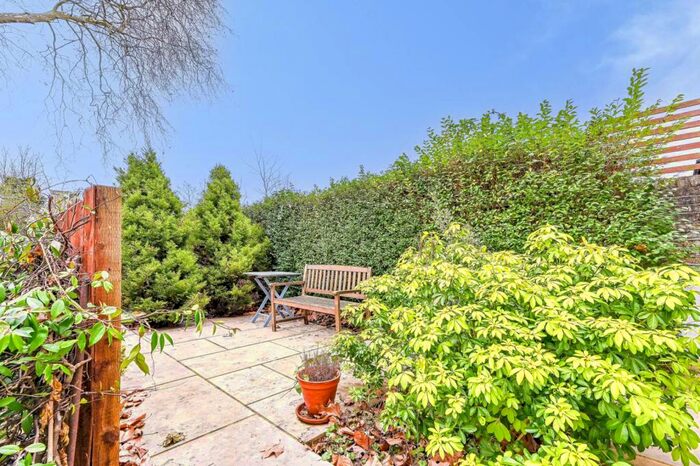 1 Bedroom Maisonette To Rent In Byrne Road, Balham, London, SW12