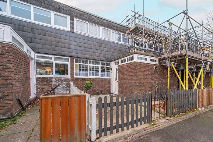 4 Bedroom Maisonette To Rent In .Prague Place, Clapham Park, London, SW2