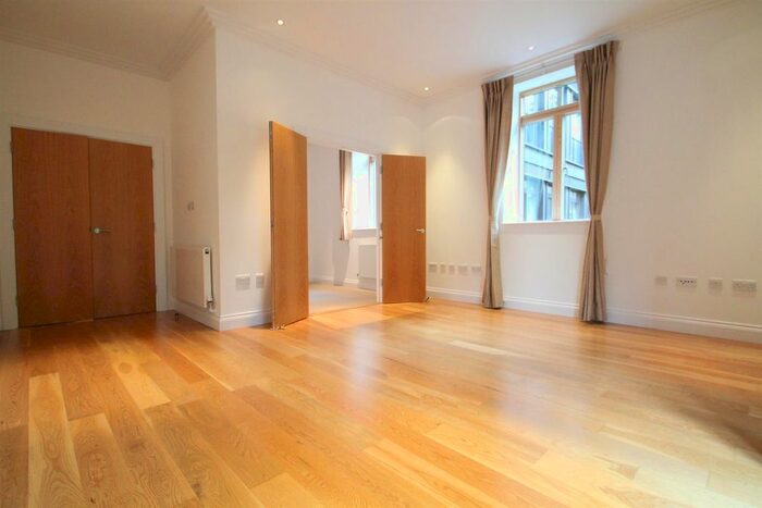 3 Bedroom Flat To Rent In Dean Ryle Street, London, SW1P