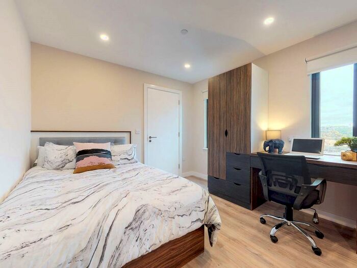 Studio To Rent In Furnival Square, Sheffield, South Yorkshire, S1