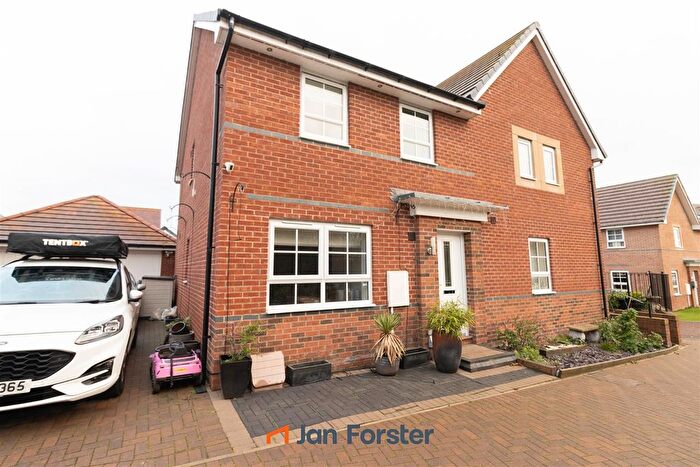 3 Bedroom Semi-Detached House For Sale In Wollaston Way, Hebburn, NE31