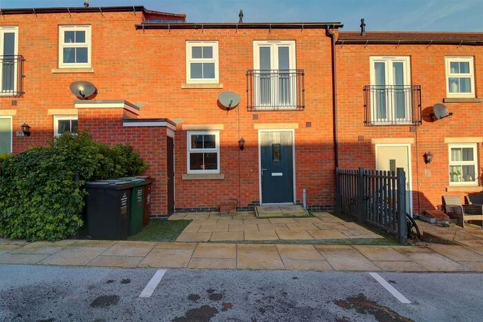2 Bedroom House To Rent In Suffolk Way, Church Gresley, Swadlincote, DE11