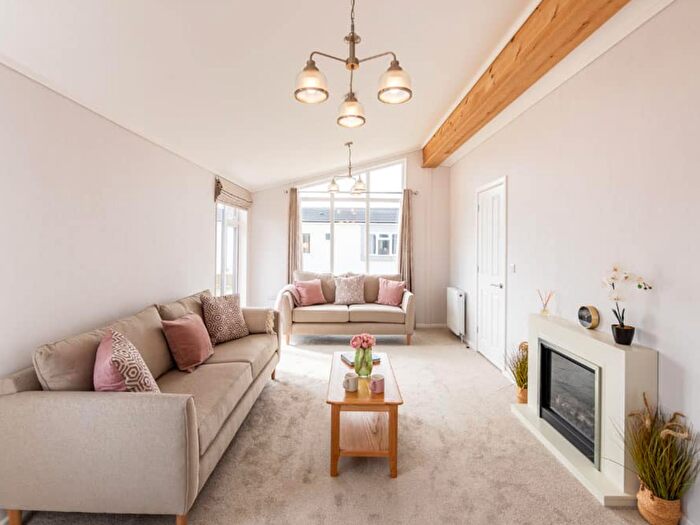 2 Bedroom Park Home For Sale In Sandpiper Gardens, Clacton-On-Sea, CO16
