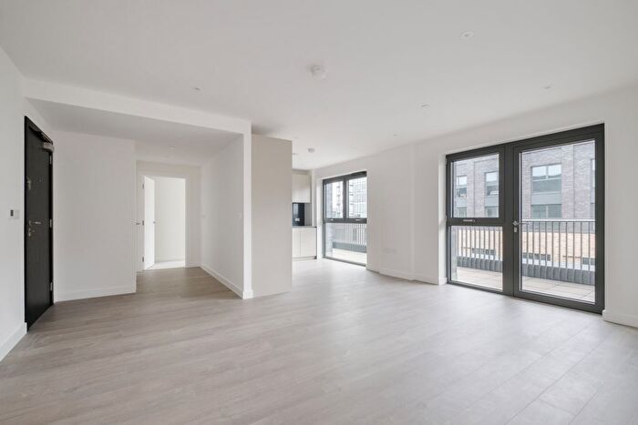 2 Bedroom Flat To Rent In Anax Street, London, N4