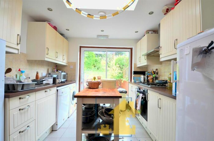 5 Bedroom Semi-Detached House To Rent In Flexible Start Date Selly Oak, Birmingham, B29