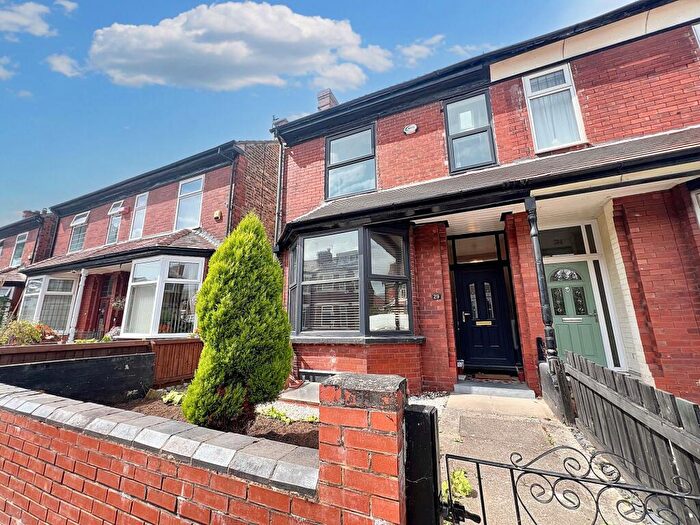 4 Bedroom Semi-Detached House For Sale In Penelope Road, Salford, M6