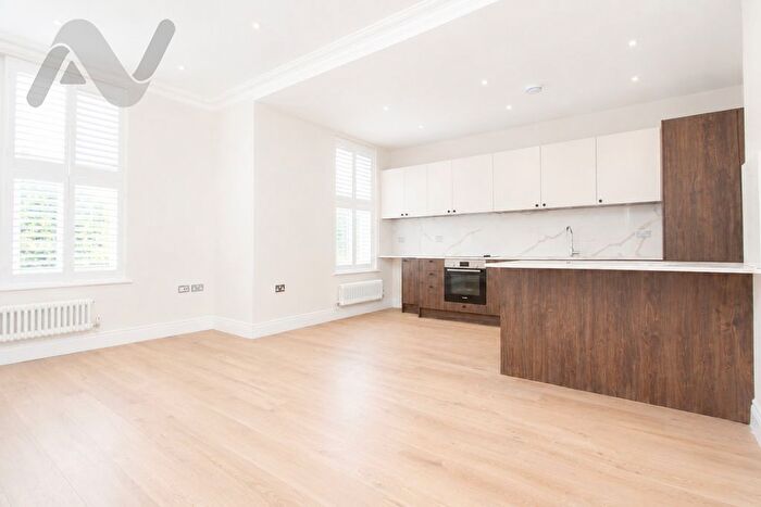 2 Bedroom Flat To Rent In Crouch Hill, London, N8