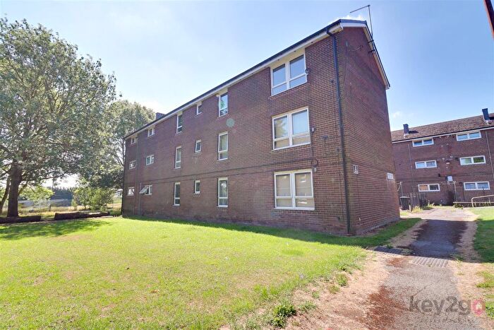 2 Bedroom Flat To Rent In Lingfoot Walk, Jordanthorpe, S8
