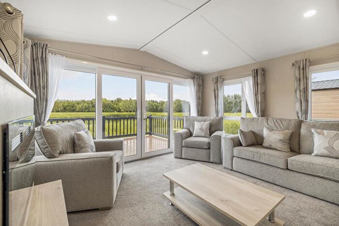 2 Bedroom Character Property For Sale In Swan Lake Country Park, Swineshead, Boston, PE20