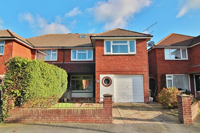 3 Bedroom Semi Detached House For Sale In Whimbrel Close, Southsea, PO4