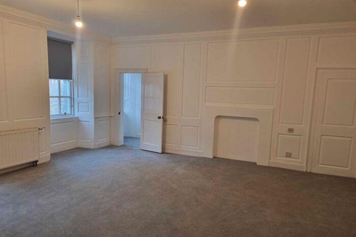 2 Bedroom Flat To Rent In Marshall Street, Edinburgh, EH8