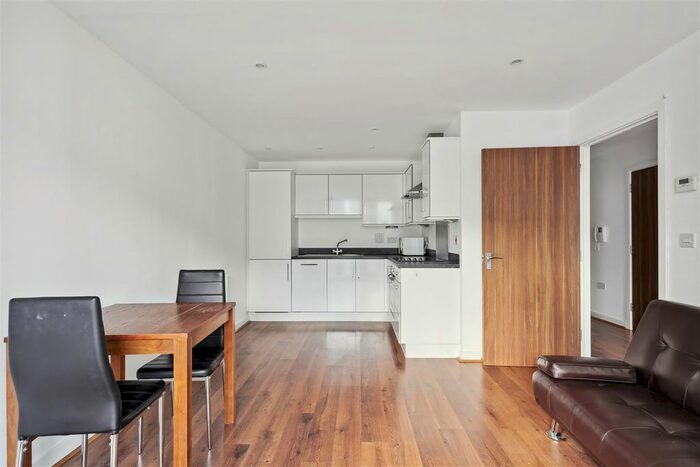 1 Bedroom Flat To Rent In Ealing Road, Brentford, TW8