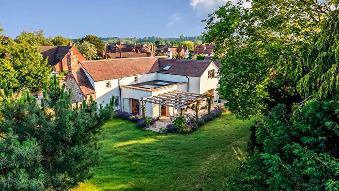 4 Bedroom Detached House To Rent In Eckington, Pershore, WR10
