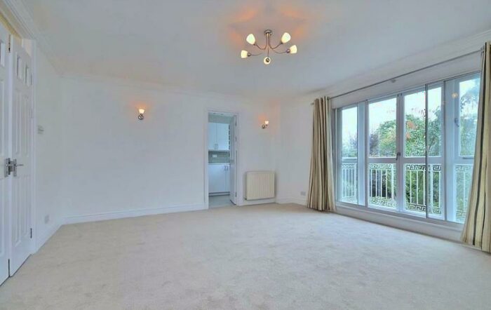 2 Bedroom Apartment To Rent In Haverstock Hill, Belsize Park, London, NW3