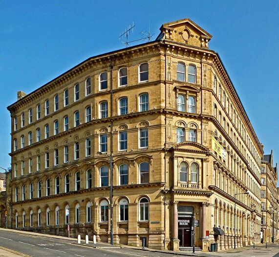 1 Bedroom Apartment To Rent In Well Street, Bradford, West Yorkshire, BD1