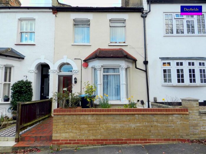 Studio To Rent In Shirley Road, London, EN2