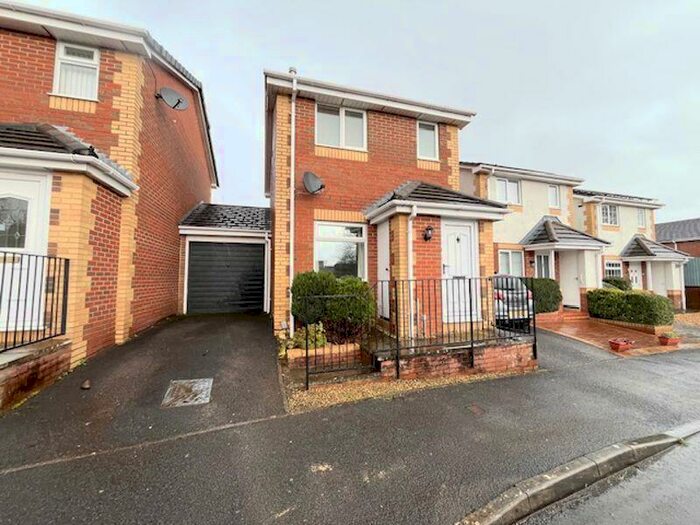 2 Bedroom Link Detached House To Rent In Churchill Close, Barrs Court, Bristol, BS30