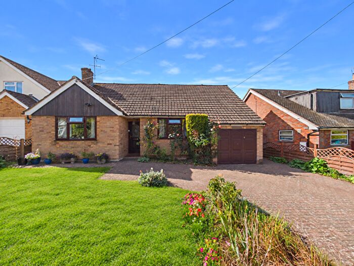 4 Bedroom Bungalow For Sale In Church Lane, Chinnor, Oxfordshire, OX39