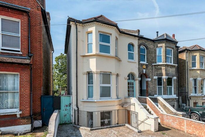 1 Bedroom Apartment To Rent In Rossiter Road London, SW12