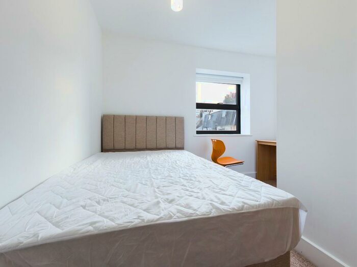 Studio To Rent In Castle Street, BN1