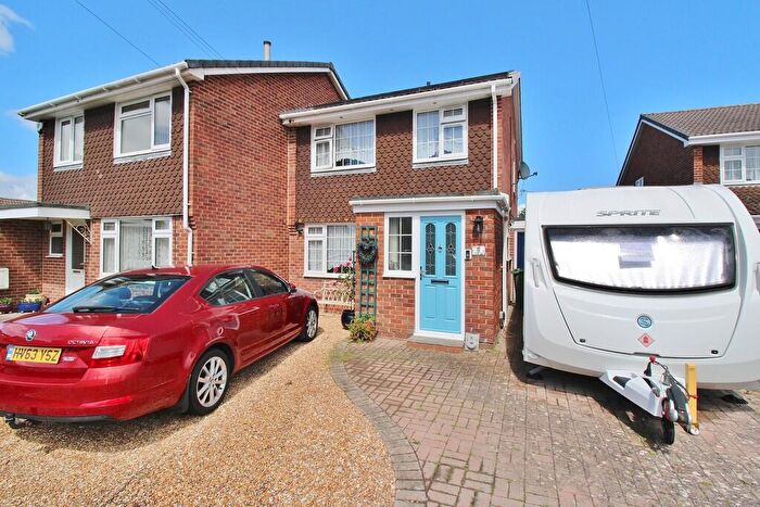 3 Bedroom Semi-Detached House For Sale In Greyfriars Road, Catisfield, PO15