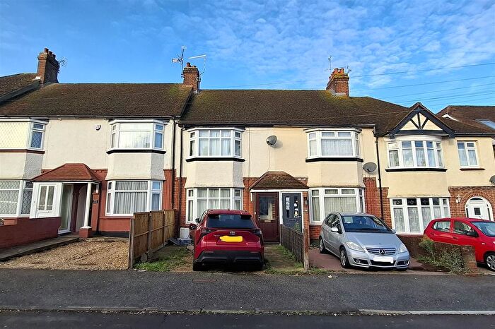2 Bedroom Terraced House For Sale In Featherby Road, Twydall, ME8