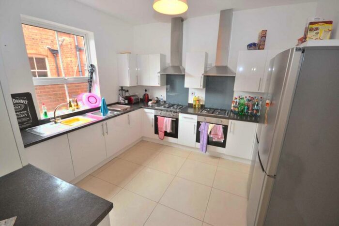 8 Bedroom Detached House To Rent In Erleigh Road, Reading, Berkshire, RG1