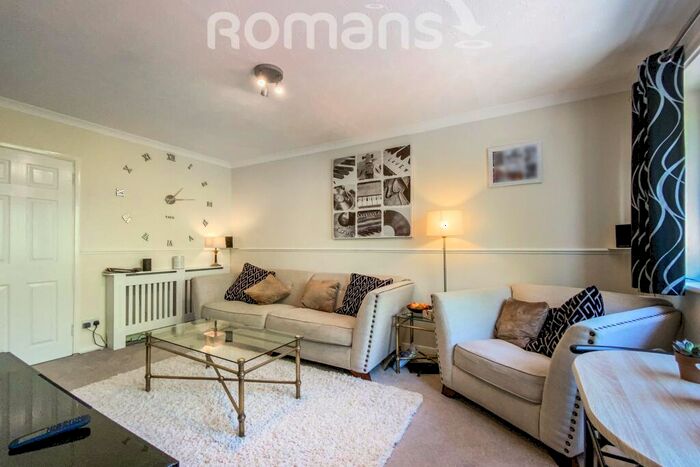 3 Bedroom Flat To Rent In Windsor Court Fleet, GU51