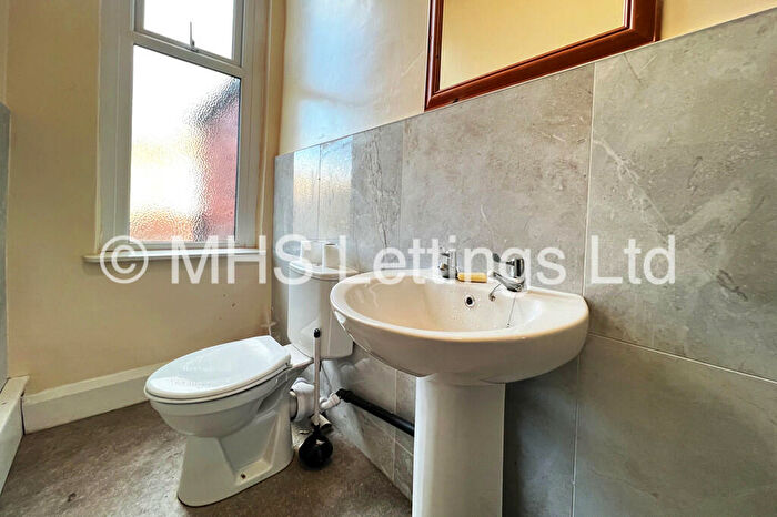 8 Bedroom Terraced House To Rent In Hyde Park Road, Leeds, LS6