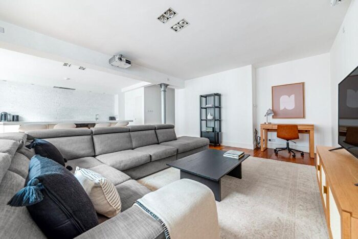 2 Bedroom Apartment To Rent In Northburgh Street, London, EC1V