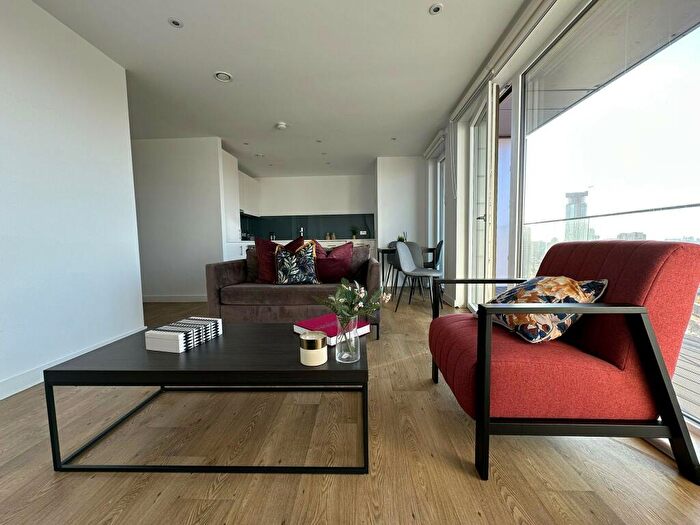 2 Bedroom Apartment To Rent In The Filaments, Salford Salford, M3