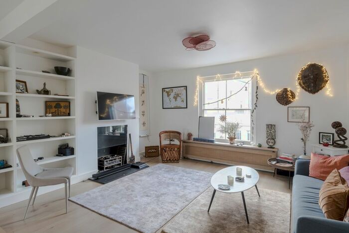 3 Bedroom Maisonette To Rent In Portobello Road, London, W11