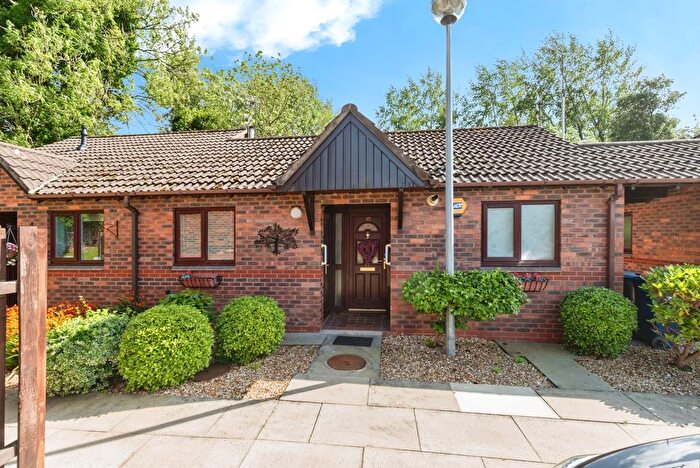 1 Bedroom Bungalow For Sale In Elmwood Avenue, Leyland, Lancashire, PR25