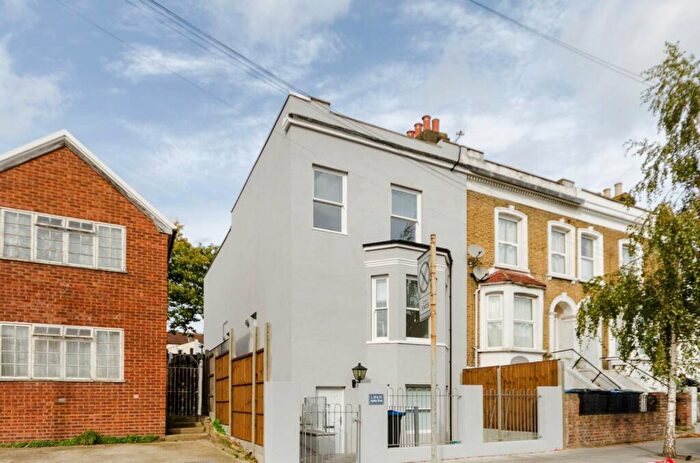 1 Bedroom Maisonette To Rent In Apsley Road, South Norwood, London, SE25