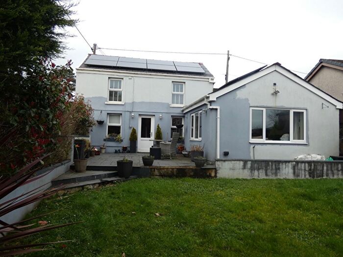 3 Bedroom Cottage For Sale In Penscynor, Cilfrew, Neath ., SA10
